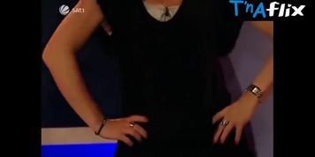 Anna Heesch Sexy Scene  in Quiz Night