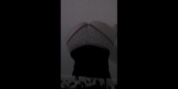 White Girl Twerks Ass