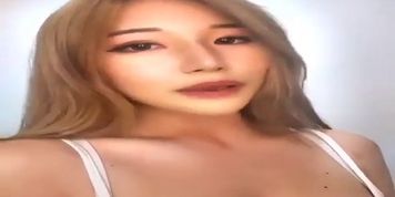 Hot Asian Girl Dancing and Twerk Naked Shower  jerk off challenge