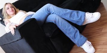 Feet pose
