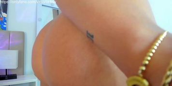 Latina Amelie_Victoria Booty JOI