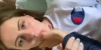 Comendo a prima e gozando dentro