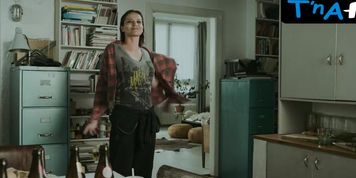 Najet Korel Butt Scene  in Justice Verstrickt Im Netz Der Macht