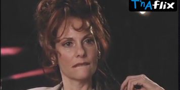 Lesley Ann Warren Sexy Scene  in Bird Of Prey (Evelyn Carson)