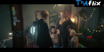 Ewa Ekwa Sexy Scene  in Temptation