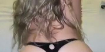 Pomponette twerk