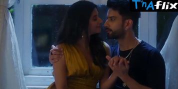 Krissann Barretto Sexy Scene  in Fuh Se Fantasy