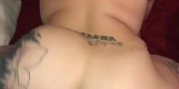 CULONA MUESTRA SU PANOCHA Y CULO ABIERTO