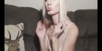 Daring Blonde Stripper Finger Screw Her Pussy