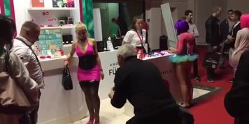 in legs show (Marcia Mia)