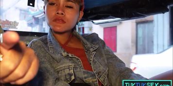 Curvy Thai MILF amateur gets picked up and fucked hard in a hotel