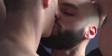 Athletic twink assfucked deeply by older guy