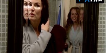 Vaile Fuchs Breasts,  Butt Scene  in Vier Sind Einer Zuviel