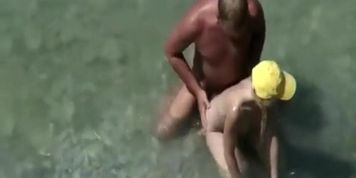 Nudist in yellow white fucked in beach