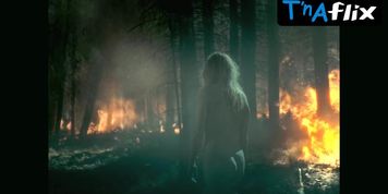 Jennifer Lawrence Desnudo, Senos Scene  in Die, My Love