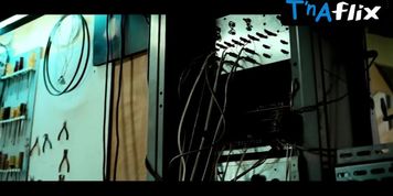 Alinne Moraes Underwear Scene  in O Homem Do Futuro