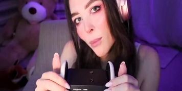 asmr ear lick/eating