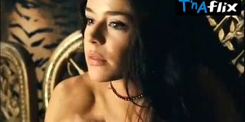 Flora Martinez Breasts,  Butt Scene  in Lolita'S Club