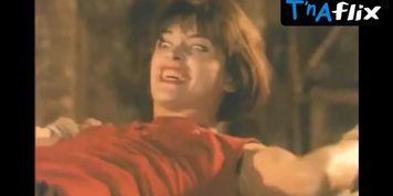 Natalya Buzko Sexy Scene  in 7 Dney S Russkoy Krasavitsey
