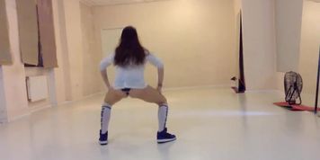 Teen Muscle Girl Gymnast Twerk