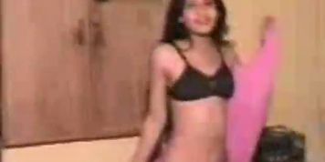 Pakistani Girl nude bottomless Mujra Dance during Paki Porn Clip