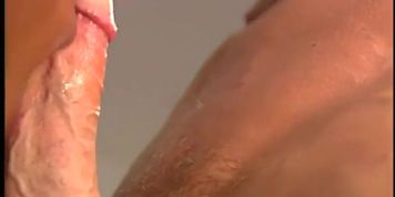 Chocolate Monroe loves throbbing white shafts