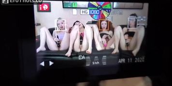 zoe canbebought bts livestream with friends (Milla Vincent)