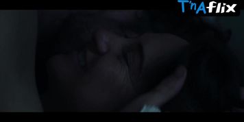 Shailene Woodley Sexy Scene  in Paradise
