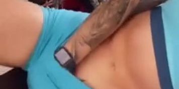 Cintia Coss&iacute;o montando bicicleta y masturb&aacute;ndose