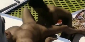 Ma femme se fait baiser par le capitaine d'un bateau (De La)