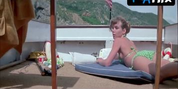 Sherry Buchanan Bikini Scene  in Tentacles