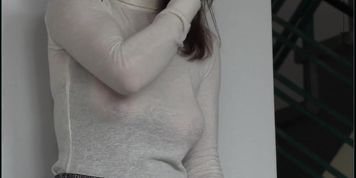 she must shows her nice tits in public
