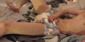 ABDL Boy Cums in his Full + Squishy Diaper!