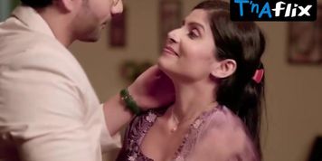 Manisha Jain Sexy Scene  in Rangeen Kahaniyan