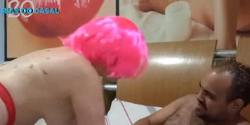 Arregaçando o cuzinho das . (Stacy Cruz, Sunny Leone)