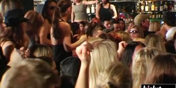 Lovely babes know how to suck dicks