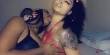 Ebony Lesbians Making Out