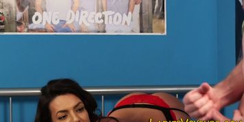 Cfnm babe mocking masturbator