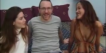 Retro amateur threeway with facialized teens