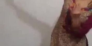 indian desi girl dancing on song chittiya kalaiya