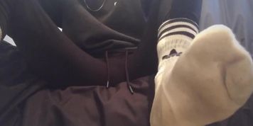 Worship stinky farts and sweaty socks 