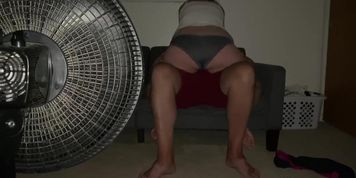 Morning lap dance 