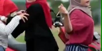 Bahan Coli Ngocok Kontol lihat cewek Goyang