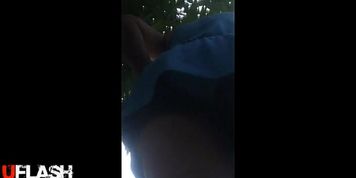 upskirt a chica esperando bus (bonus)