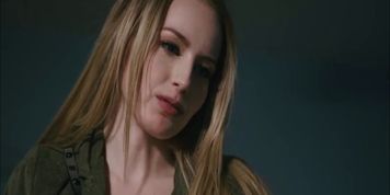 Jessie does scissor fucking with Scarlett (Jessica Lee, Jessie Lee, Scarlett Sage)