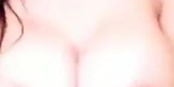 Big tits girl show on cam