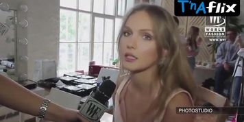 Mariya Fomina Sexy Scene  in Mariya Fomina Erotic Photoshoot For World Fashion Channel