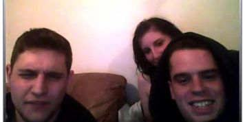 [Bazoocam]Girl Flash Tits With Friends