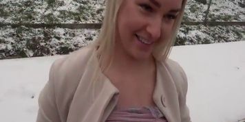 Natural Girl Fucked In Van (Van Damage)