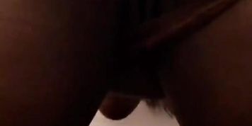 Ebony girl shakes a little ass 